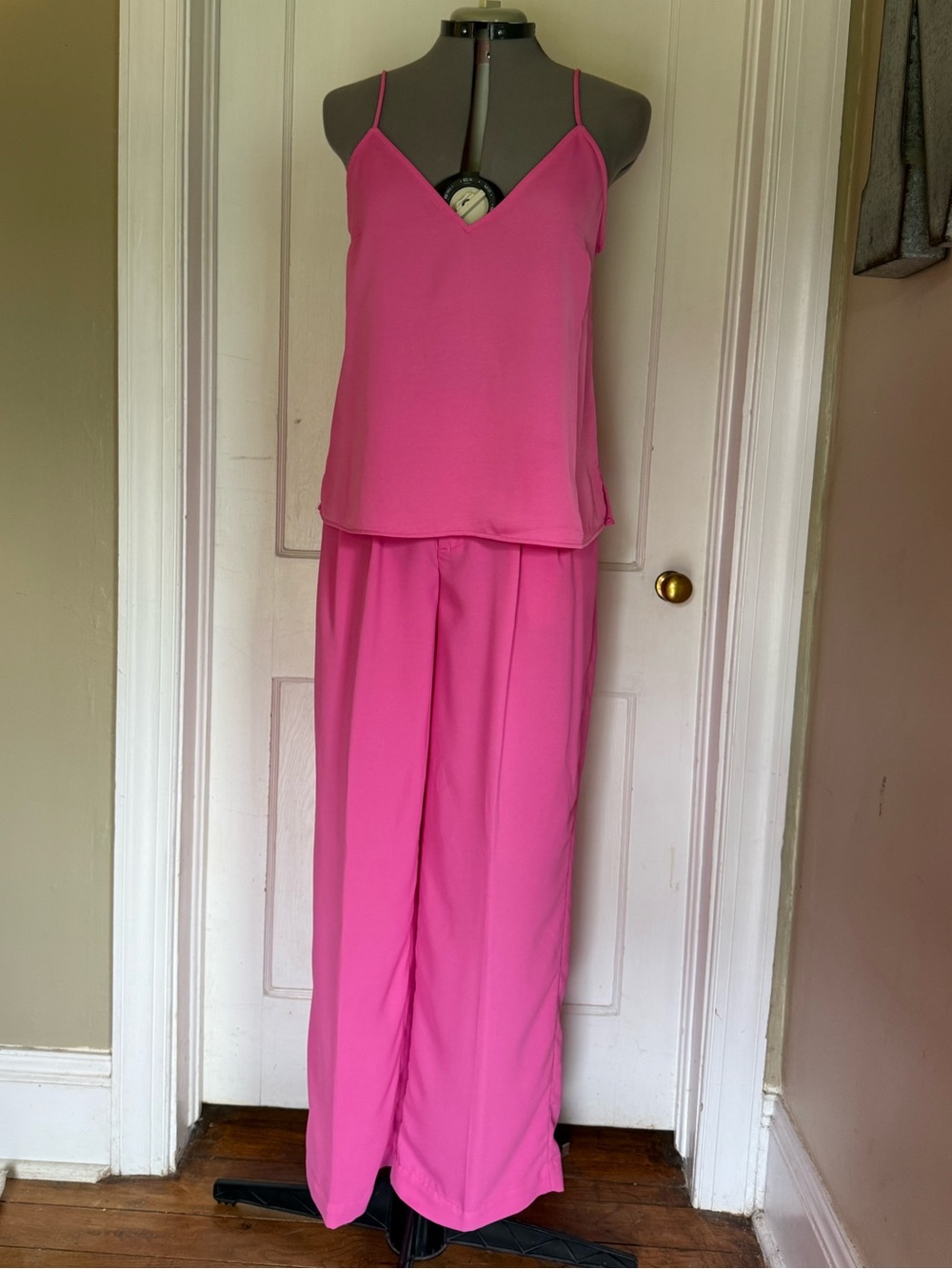 Bubblegum pink wide leg trouser - Picture 5 of 9